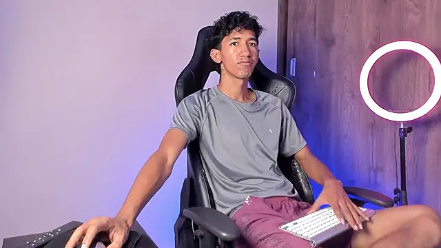 neitan miller  online show from February 3, 8:25 pm