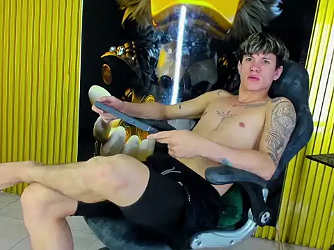 Sti Sex Boy online show from January 12, 9:30 pm