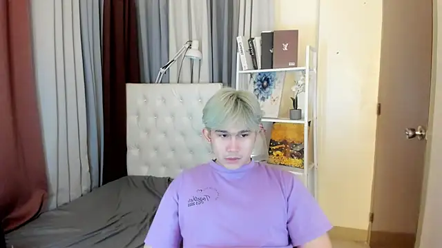 davincihugecock online show from April 13, 5:13 pm