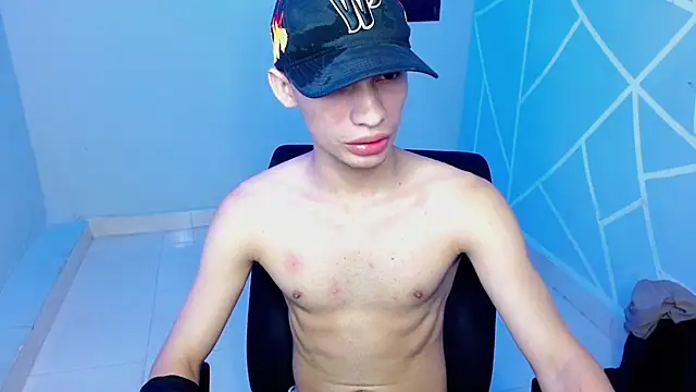 Axel fox77 online show from July 30, 11:59 pm
