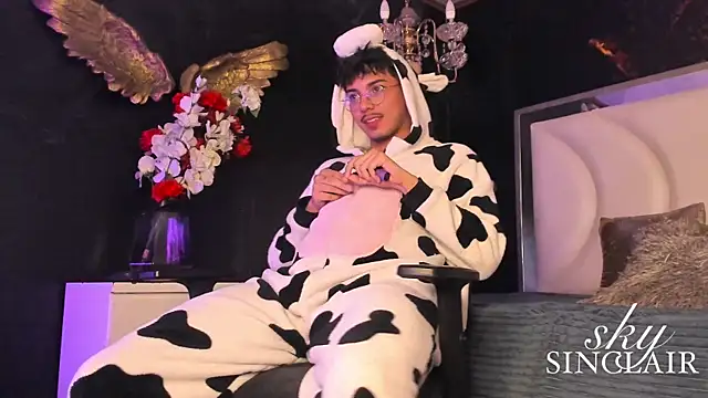 Sky Sinclair online show from January 13, 3:44 am