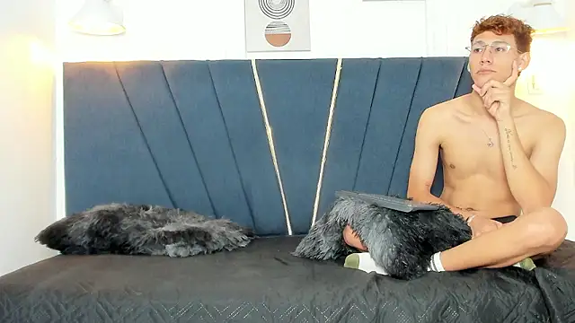 David cum18 online show from January 12, 2:04 am