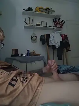 He onlycum online show from April 11, 11:30 pm