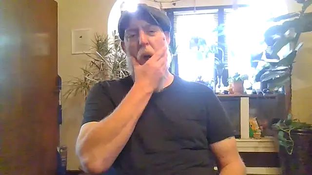 Moeblick online show from March 27, 5:14 pm