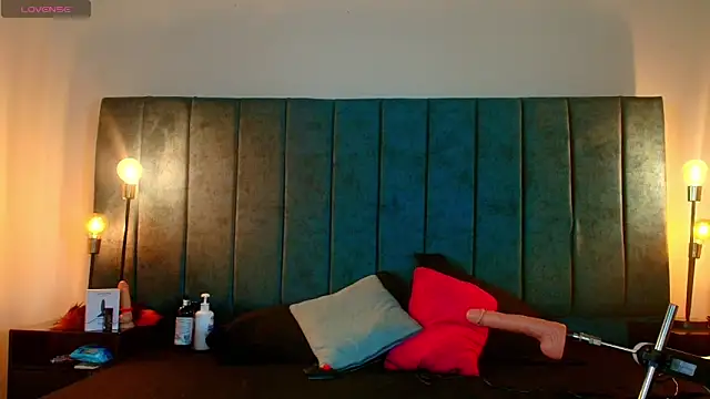 Ethan Briggs  online show from March 25, 4:16 am