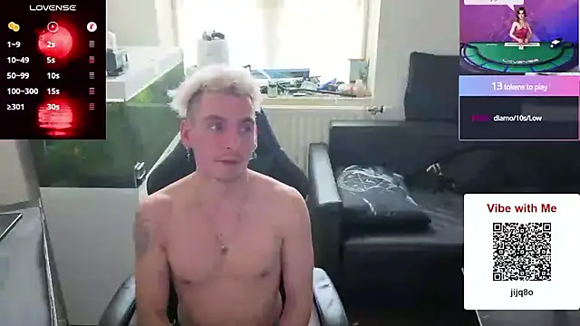 Rayzel White online show from May 21, 4:33 pm