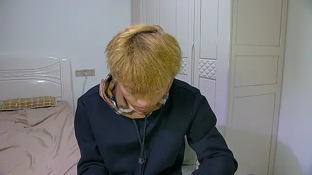 Chocolates-001 online show from February 21, 11:22 am