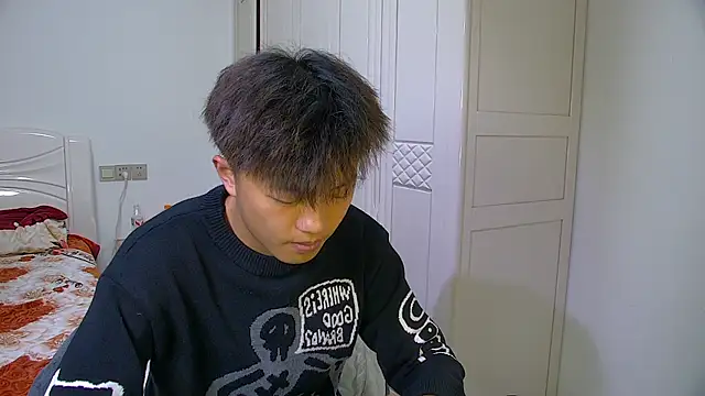 Chocolates-001 online show from January 18, 1:13 pm