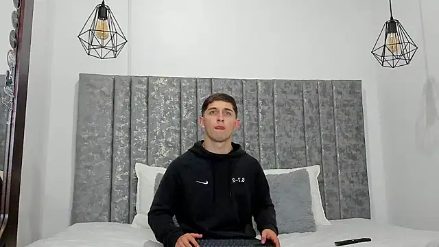 Calvin Hunter online show from February 11, 3:55 am