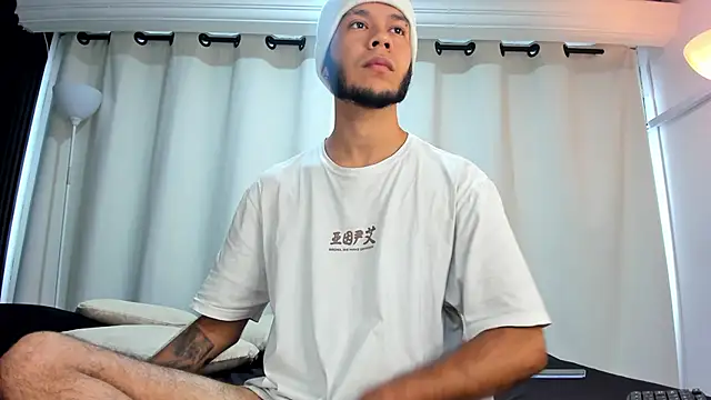 Liam Noir online show from January 17, 1:36 pm