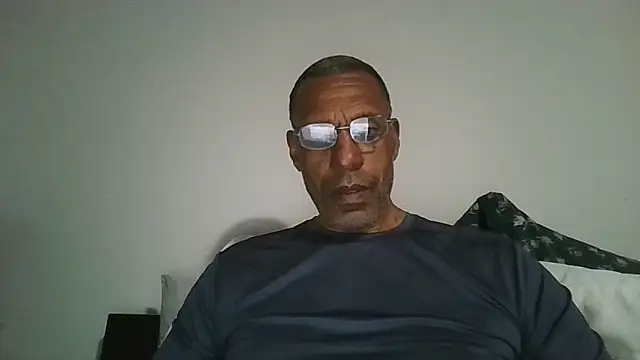 swimmer2496 online show from May 22, 1:54 am
