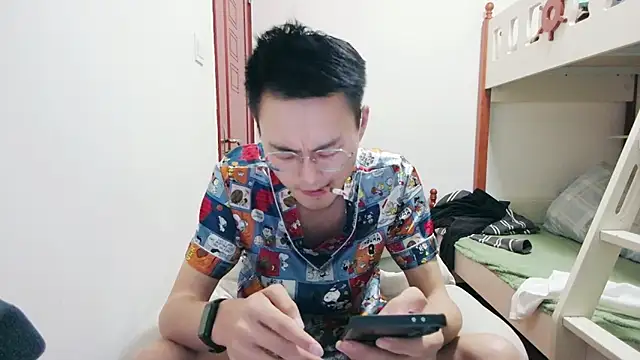 Aint686 online show from April 10, 2:57 pm