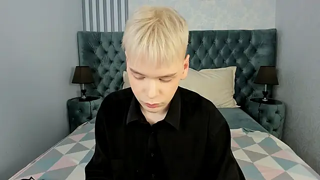 Je Salvatore online show from February 19, 6:32 am