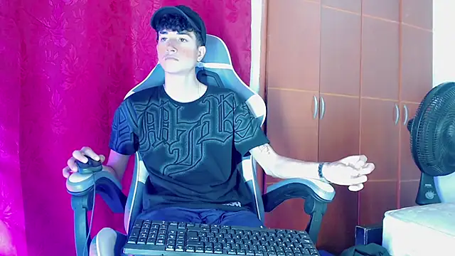 Johnny cagee  online show from February 3, 1:25 am