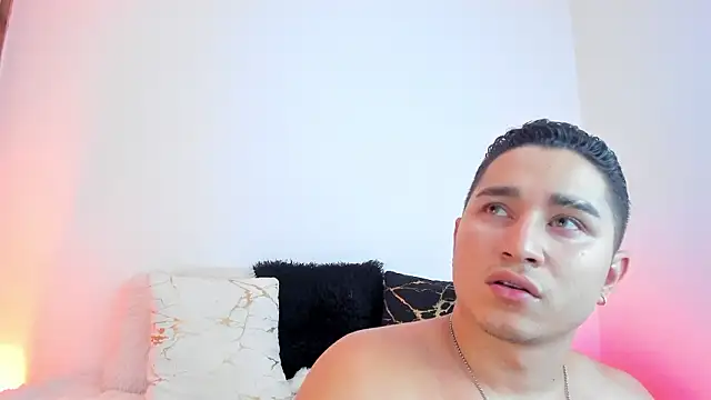 Axel nova online show from February 6, 7:33 pm