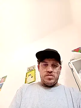 helloandi online show from April 18, 5:25 pm