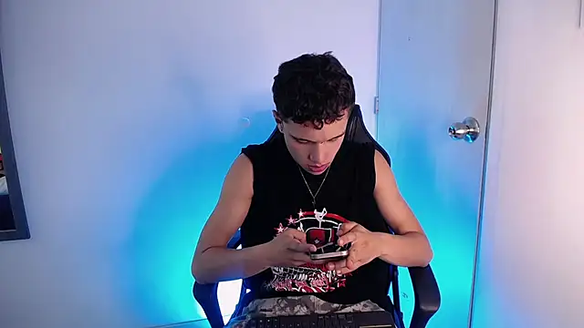 Dominik Souza online show from April 6, 8:31 pm