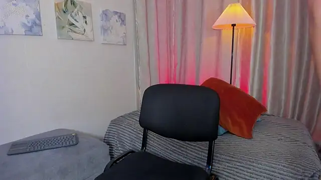 iam logan online show from February 19, 11:45 pm