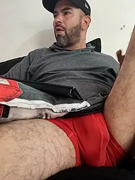 hairyandbigmann online show from March 6, 6:16 pm