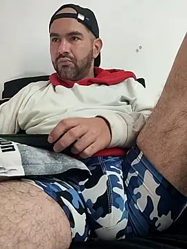 hairyandbigmann online show from February 16, 7:12 pm