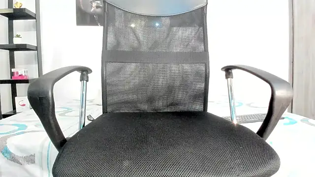 milo cruz  online show from March 31, 5:09 am