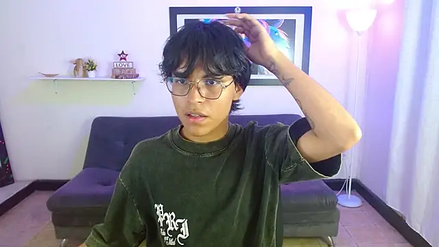 Maecum18 online show from March 2, 9:00 pm