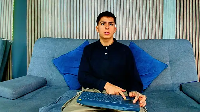 Aron pulse online show from March 9, 1:16 pm