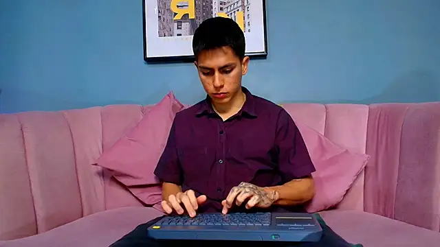 Aron pulse online show from April 17, 1:25 pm