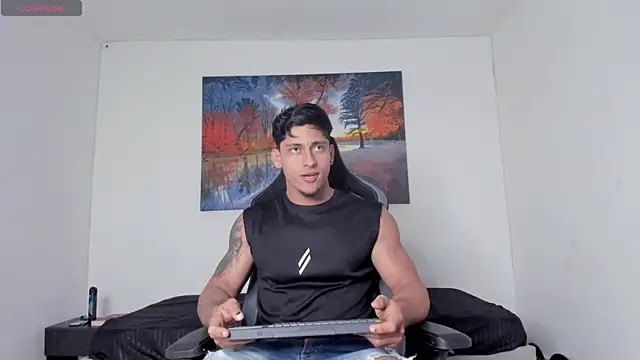 ryanwhite3 online show from April 20, 9:28 pm