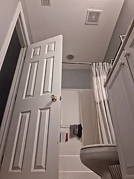 TrndSettr online show from February 26, 1:18 am