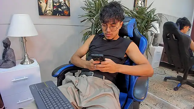 kai storn online show from May 22, 11:26 am