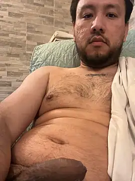 latinocalientehot online show from April 15, 7:58 pm