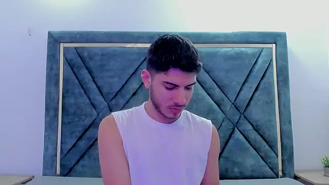 Apolo Gray online show from February 18, 5:27 am