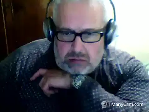 swichcassanesi online show from May 7, 9:04 pm