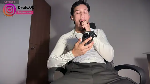 rafael stone11 online show from July 17, 1:13 am