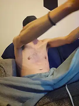 AERIALCLOVER online show from April 17, 7:22 am