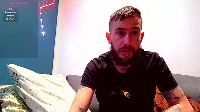 inktattoo42 online show from February 14, 7:09 pm