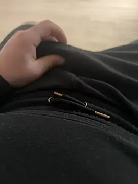 siisidjfjfjdj online show from March 15, 7:38 am