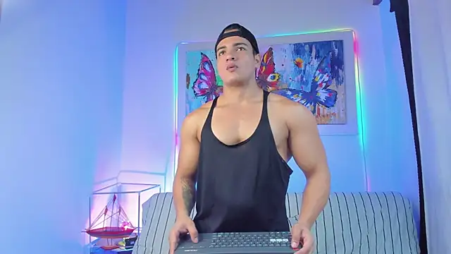jhon nicolas online show from May 14, 11:14 pm