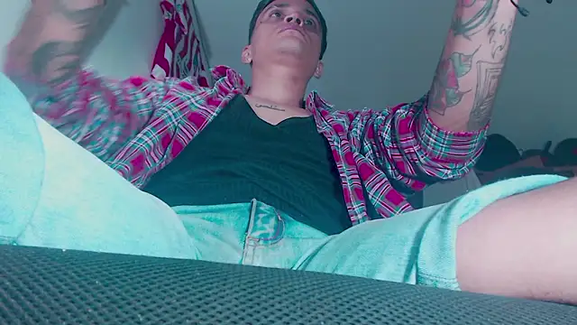 theskateboy online show from February 9, 4:17 am