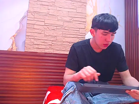 massimoferrera303av online show from February 2, 9:34 pm