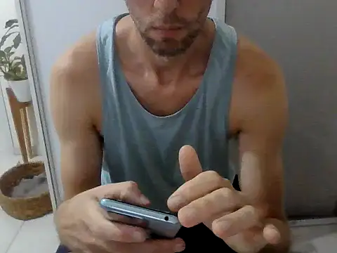 willyhot hot online show from March 31, 7:04 pm