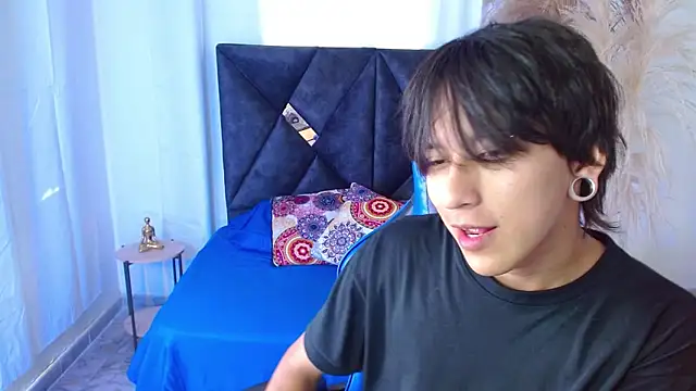 nikoo 18 online show from March 31, 2:08 pm