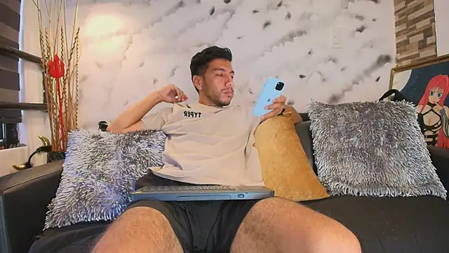 Max Hornye online show from April 10, 6:37 pm