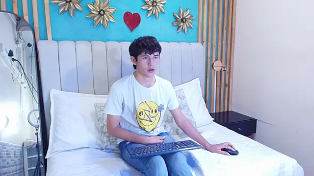 Christian Foxx online show from March 8, 12:30 am