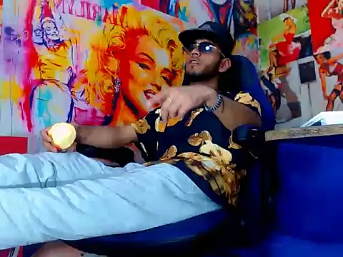 warmNoah online show from April 7, 6:41 pm