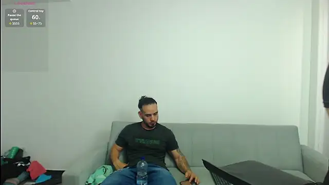 jhustin marcius online show from April 8, 9:23 pm