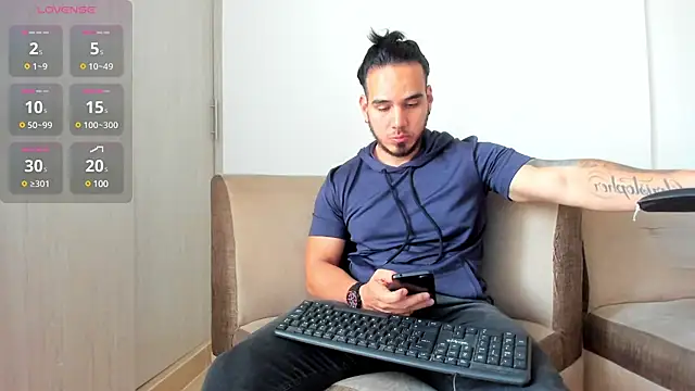 jhustin marcius online show from January 24, 9:58 pm