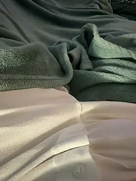 Thomascrtz online show from March 18, 7:50 pm