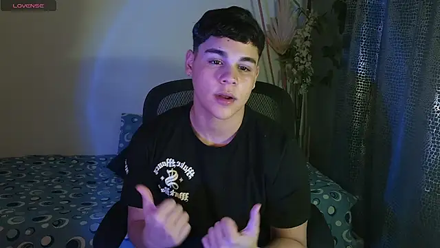 eithan jonnes online show from March 3, 8:59 pm